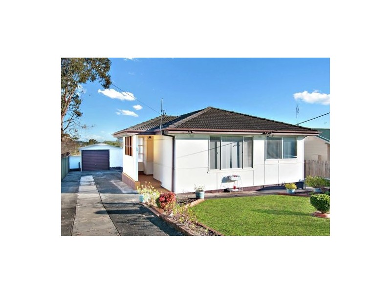 12 Maitland Road, Springfield NSW 2250