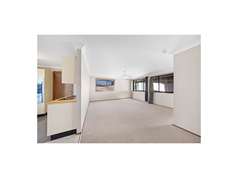 18 Day Street, Wyoming NSW 2250