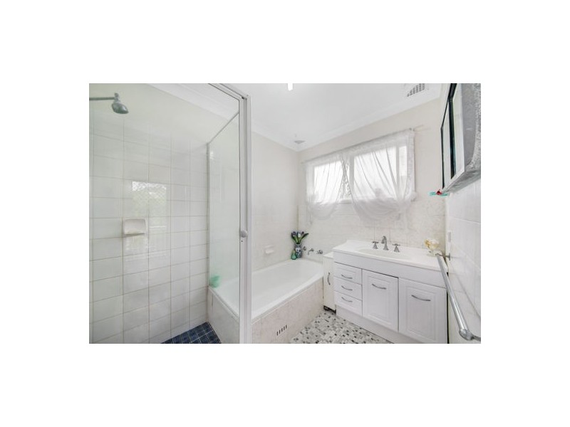 40 Bourbon Street, Wyoming NSW 2250