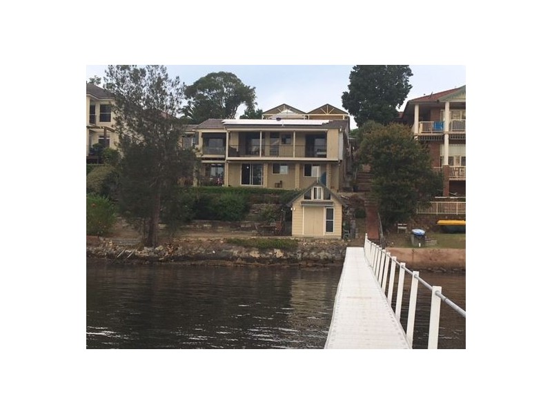 1/30 Eulalia Avenue, Point Frederick NSW 2250