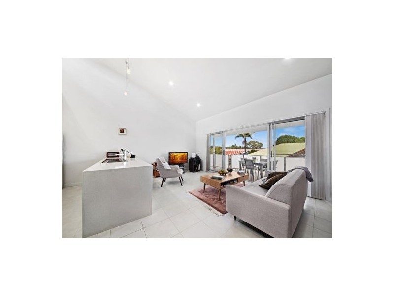 4/5 White Street, East Gosford NSW 2250