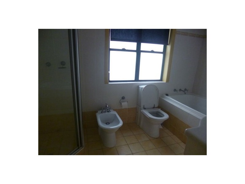 37 Young Street, West Gosford NSW 2250