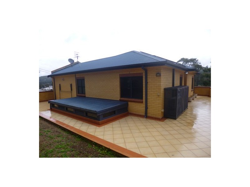 37 Young Street, West Gosford NSW 2250