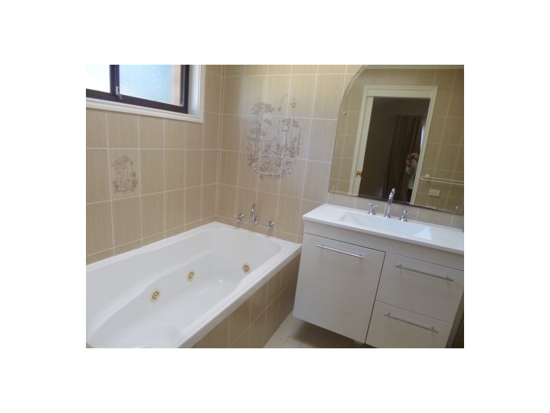 49 Rainforest Road, Wyoming NSW 2250