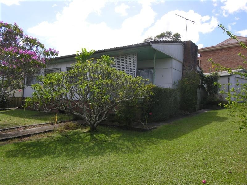 1 Headlam Parade, Springfield NSW 2250