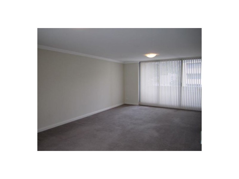 9/12 Baker Street, Gosford NSW 2250