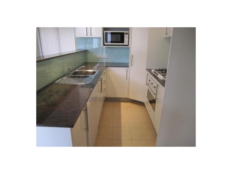 9/12 Baker Street, Gosford NSW 2250