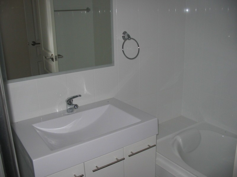 16/12 Baker Street, Gosford NSW 2250