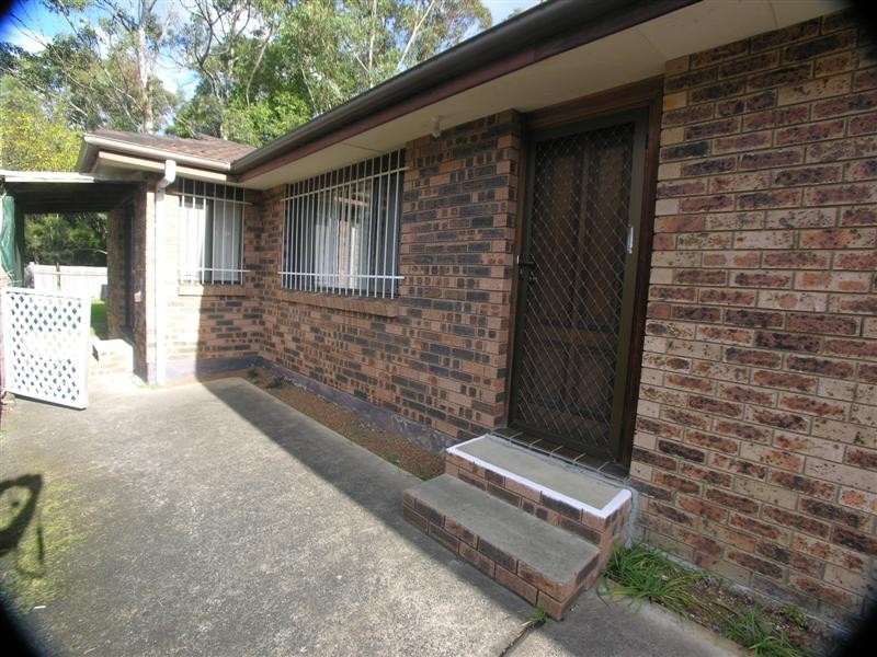 2/206 Avoca Drive, Green Point NSW 2251