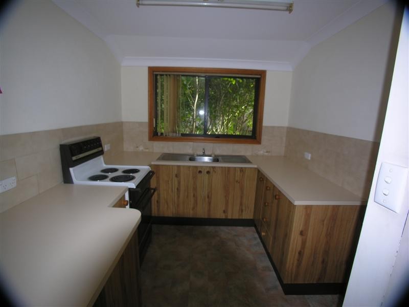 2/206 Avoca Drive, Green Point NSW 2251