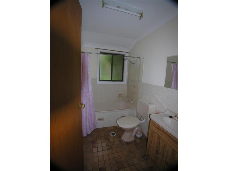 2/206 Avoca Drive, Green Point NSW 2251