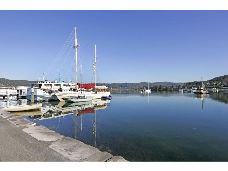 8  Watergum Place, Springfield NSW 2250