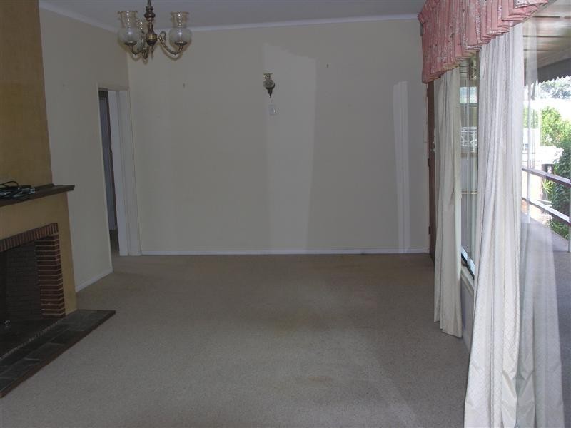 13 Lynn Avenue, Point Frederick NSW 2250