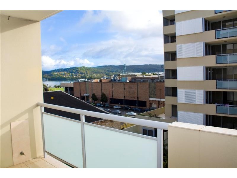 16/72-82 Mann Street, Gosford NSW 2250