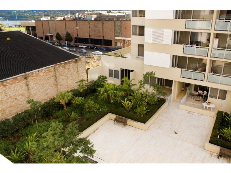 16/72-82 Mann Street, Gosford NSW 2250