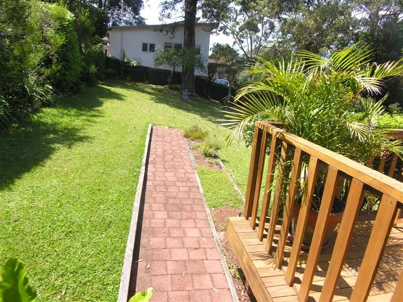 4 SUNDALE AVENUE, Terrigal NSW 2260