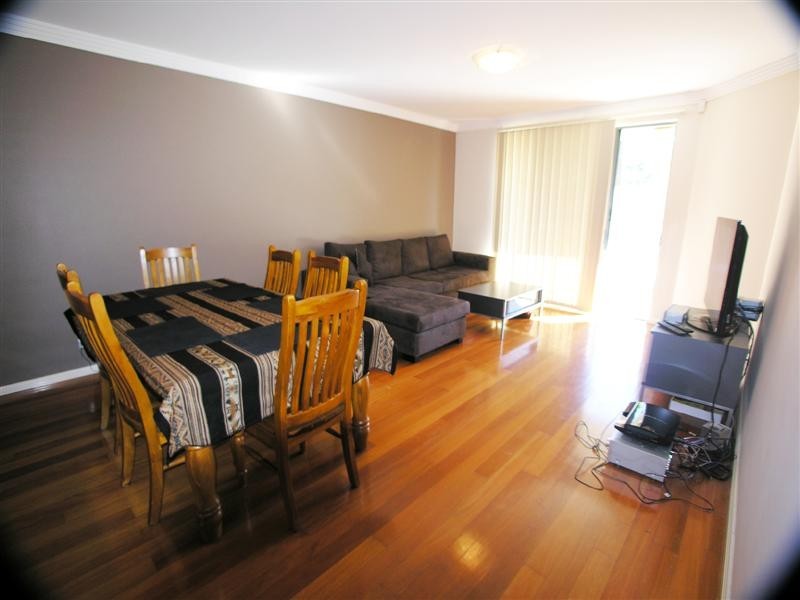 2/187-189  Albany Street, Point Frederick NSW 2250