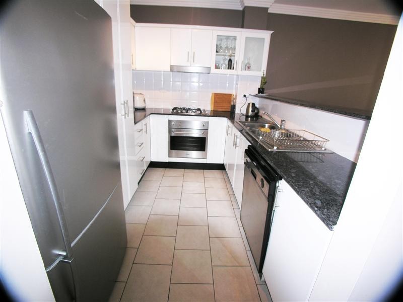 2/187-189  Albany Street, Point Frederick NSW 2250