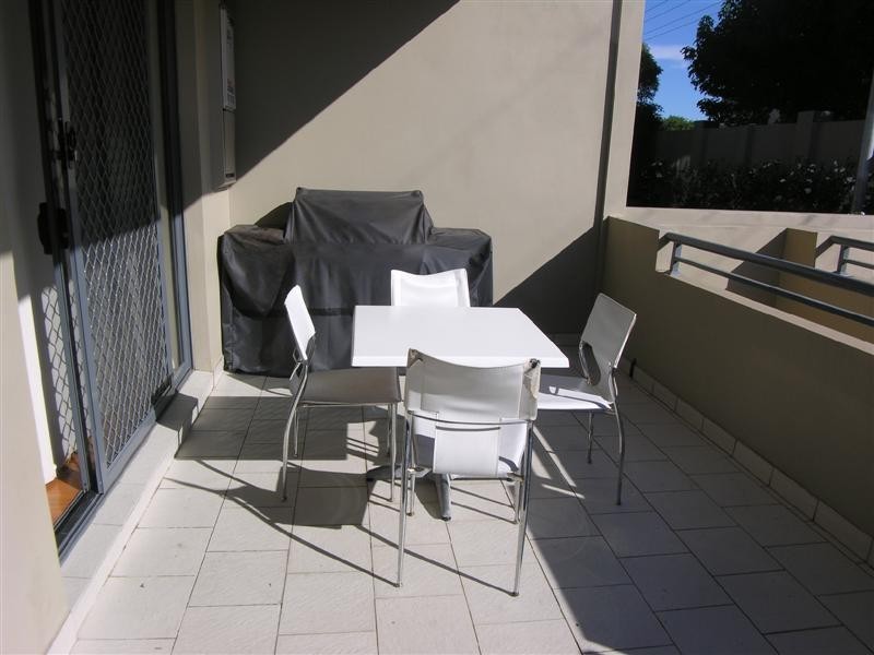 2/187-189  Albany Street, Point Frederick NSW 2250