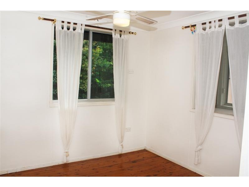 1 Enid Crescent, East Gosford NSW 2250