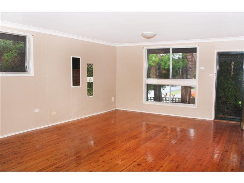 1 Enid Crescent, East Gosford NSW 2250