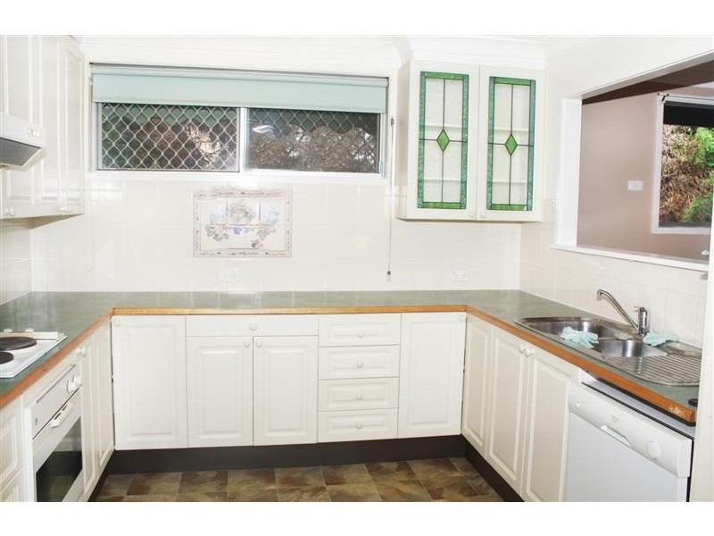 1 Enid Crescent, East Gosford NSW 2250