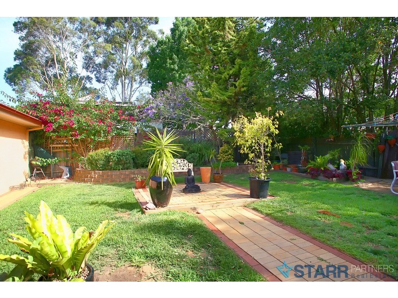 1 Enid Crescent, East Gosford NSW 2250