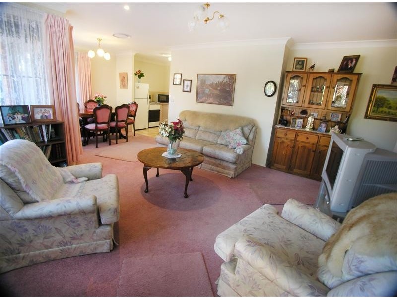 1/207 Albany Street, Point Frederick NSW 2250