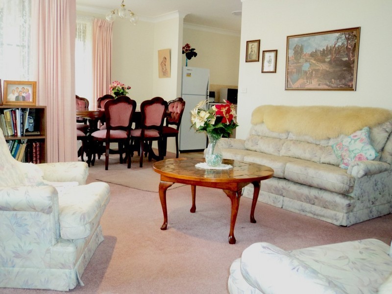 1/207 Albany Street, Point Frederick NSW 2250