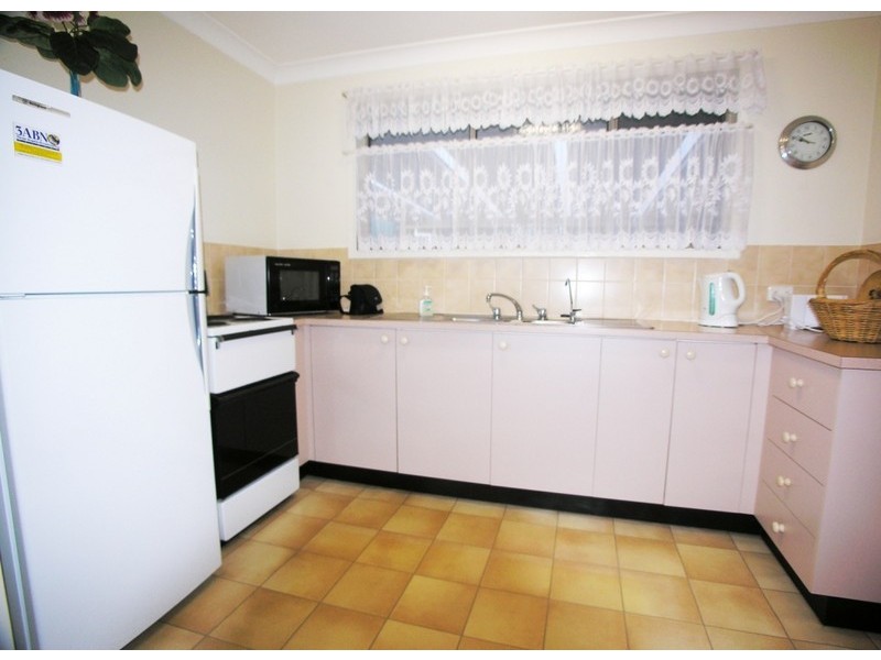 1/207 Albany Street, Point Frederick NSW 2250