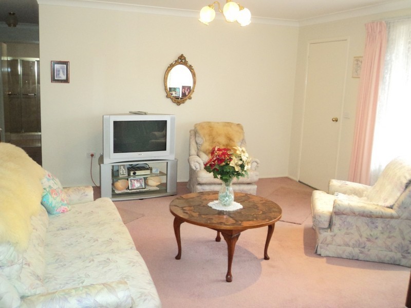 1/207 Albany Street, Point Frederick NSW 2250
