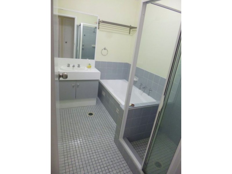 7/166 Albany Street, Point Frederick NSW 2250