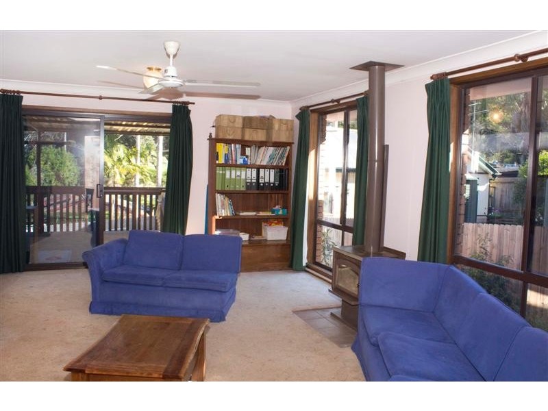 9 River Street, Springfield NSW 2250