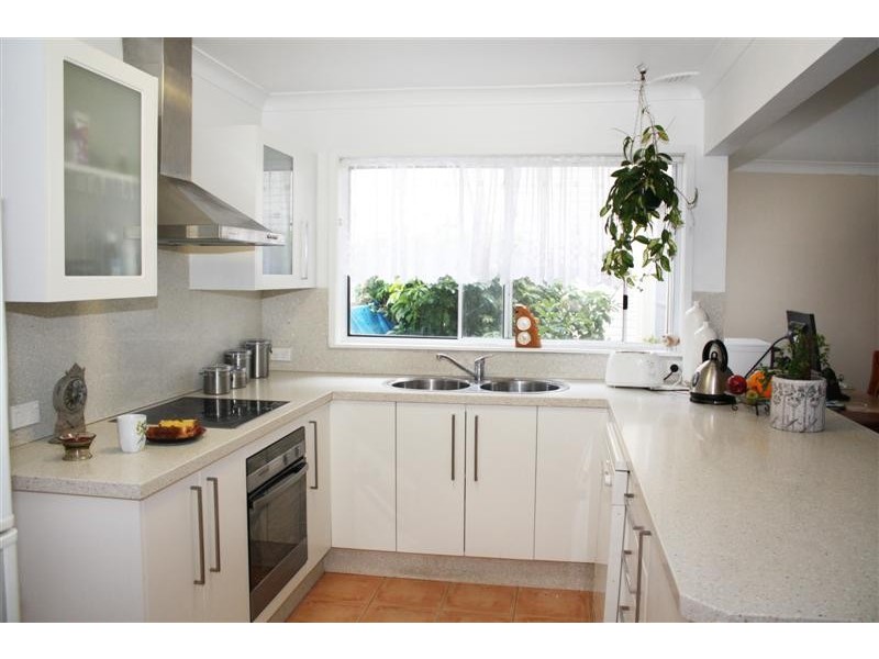 39 Tania Drive, Point Clare NSW 2250