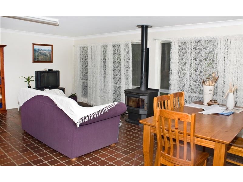 39 Tania Drive, Point Clare NSW 2250