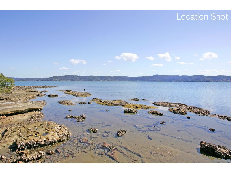 296 Avoca Drive, Green Point NSW 2251