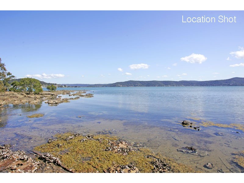 296 Avoca Drive, Green Point NSW 2251