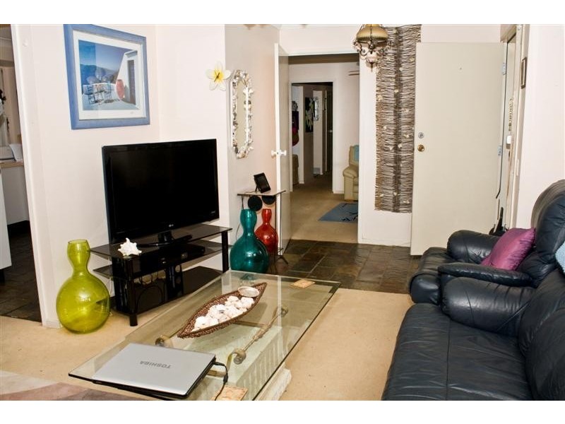 12 Woodport Close, Green Point NSW 2251