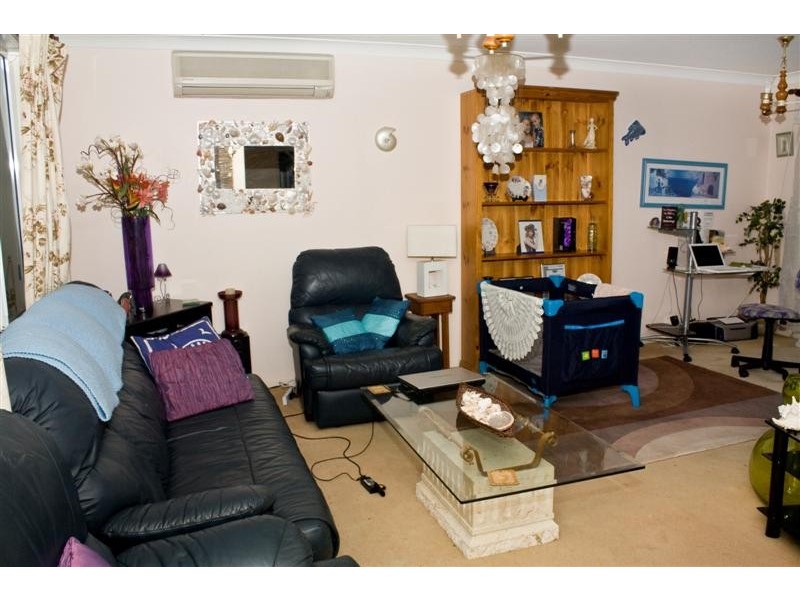 12 Woodport Close, Green Point NSW 2251