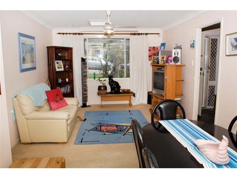 12 Woodport Close, Green Point NSW 2251