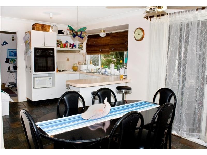 12 Woodport Close, Green Point NSW 2251