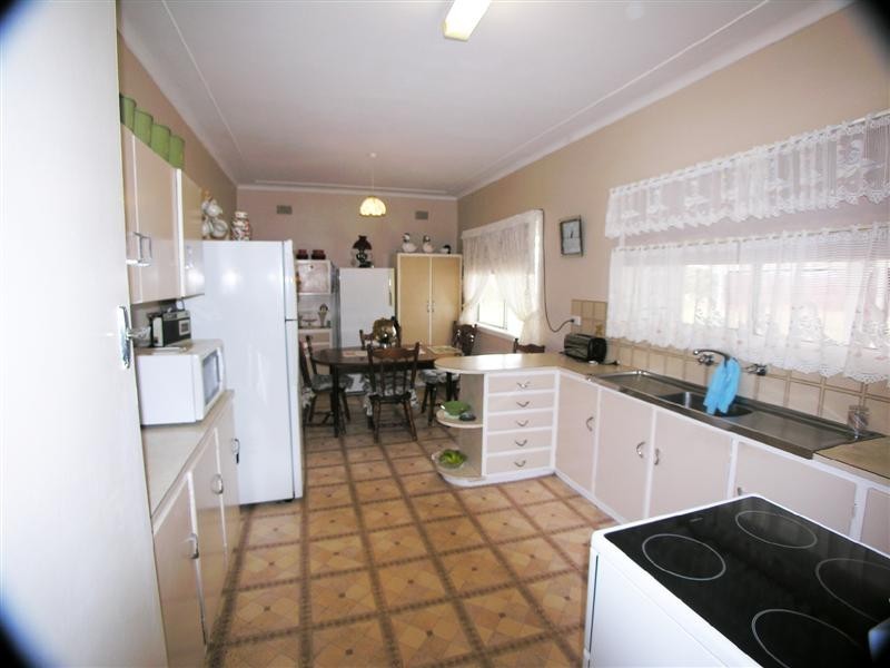 139 Waratah Road, Mangrove Mountain NSW 2250