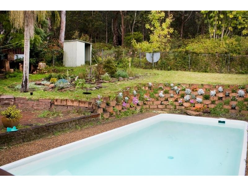 39 Tania Drive, Point Clare NSW 2250