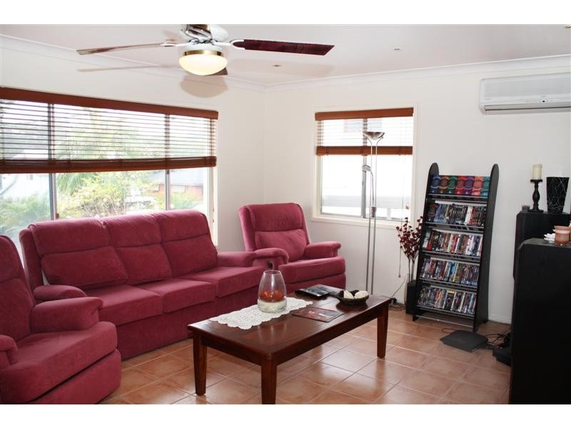 39 Tania Drive, Point Clare NSW 2250