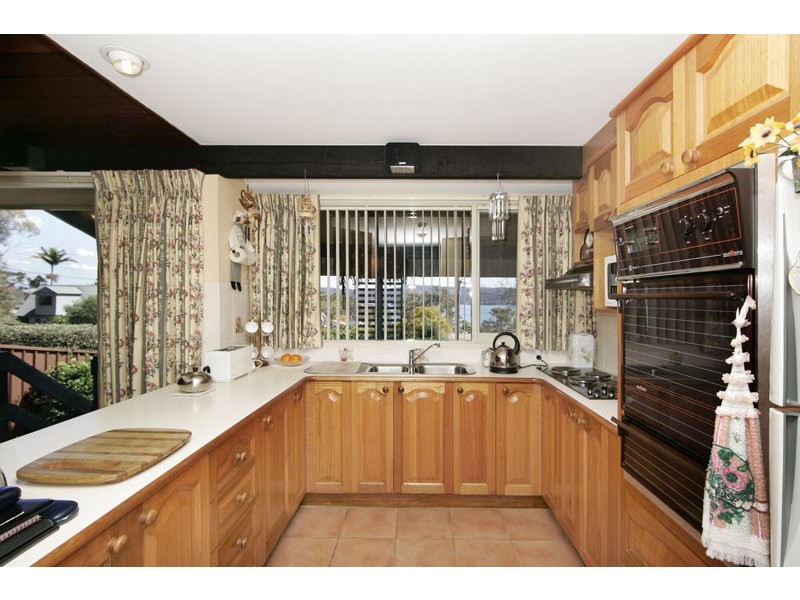 296 Avoca Drive, Green Point NSW 2251