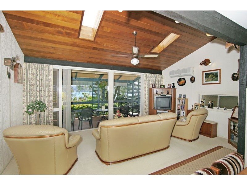 296 Avoca Drive, Green Point NSW 2251