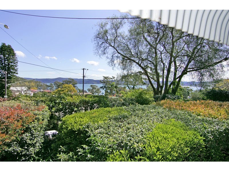 296 Avoca Drive, Green Point NSW 2251