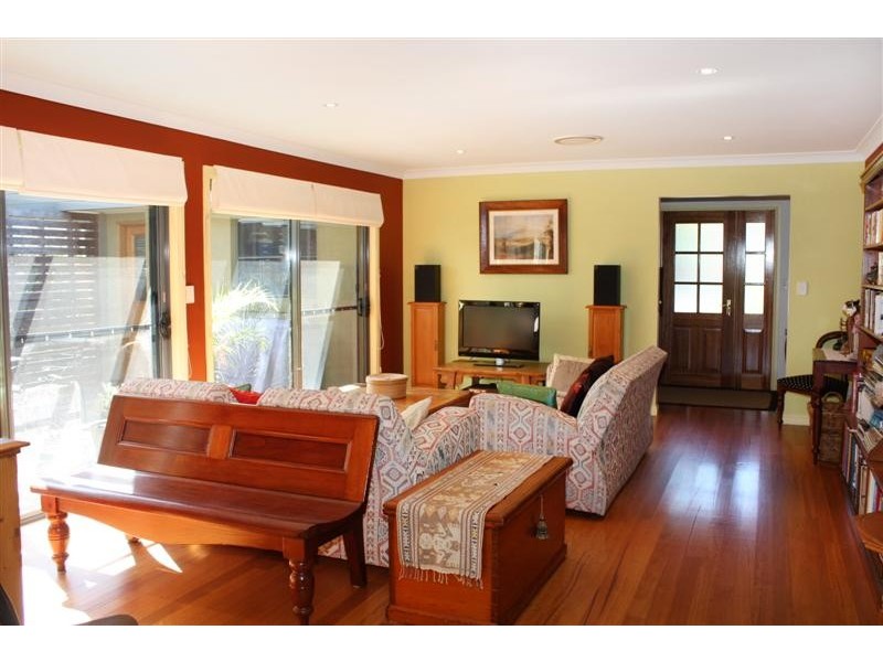 3 Clarence Road, Springfield NSW 2250