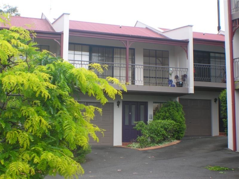 3/4 Broadview Ave, Gosford NSW 2250