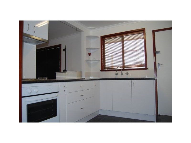 8 Narrawa, Erina NSW 2250